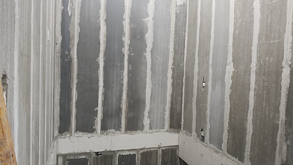 安裝輕質隔墻板